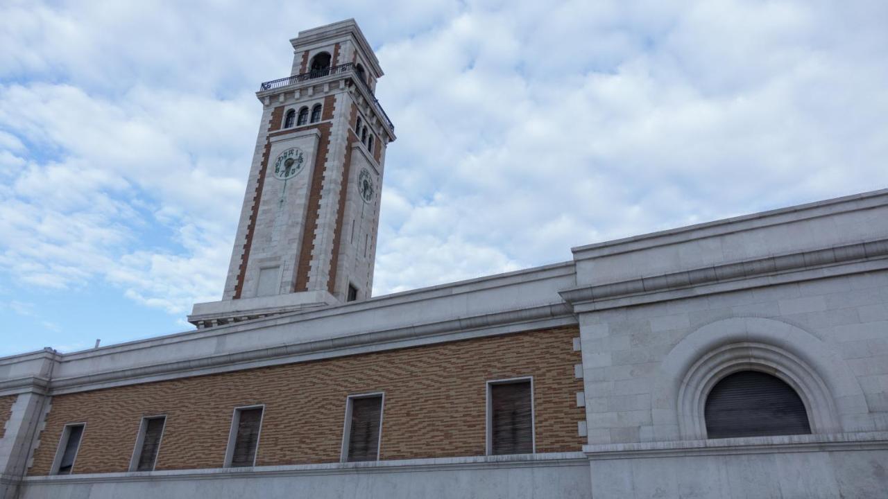 Camera con Vista Bari Exterior foto